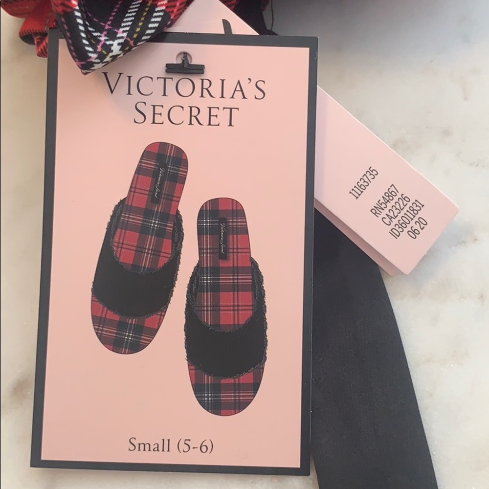 Victoria’s Secret Signature Plaid Satin Slippers - Picture 4 of 12
